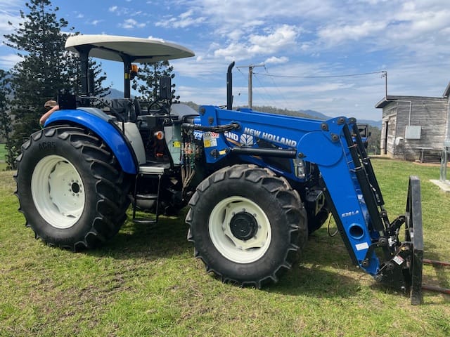 SOLD NEW HOLLAND TD5.100 - Ongmac Trading Pty Ltd Harvester
